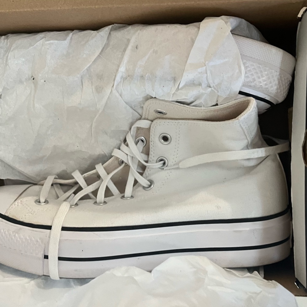White converse platform High tops
